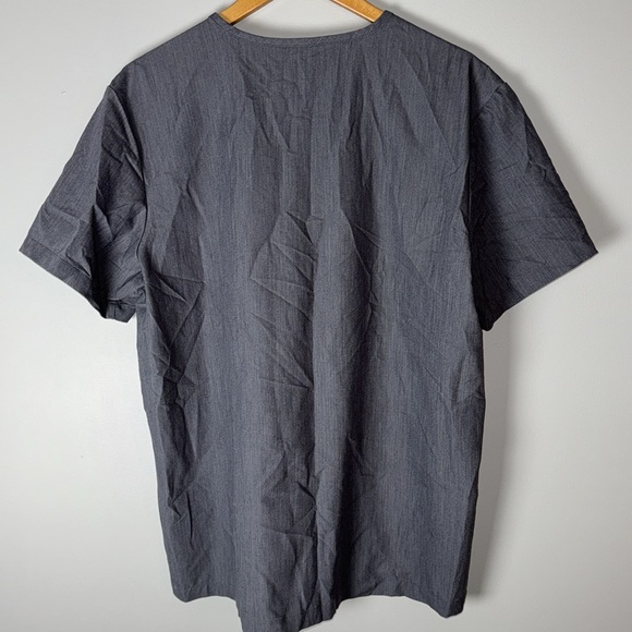 Figs Gray Tactical Collection Large Top Scrubs - Picture 4 of 4